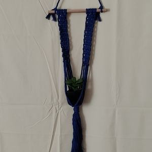 Small macrame plant holder